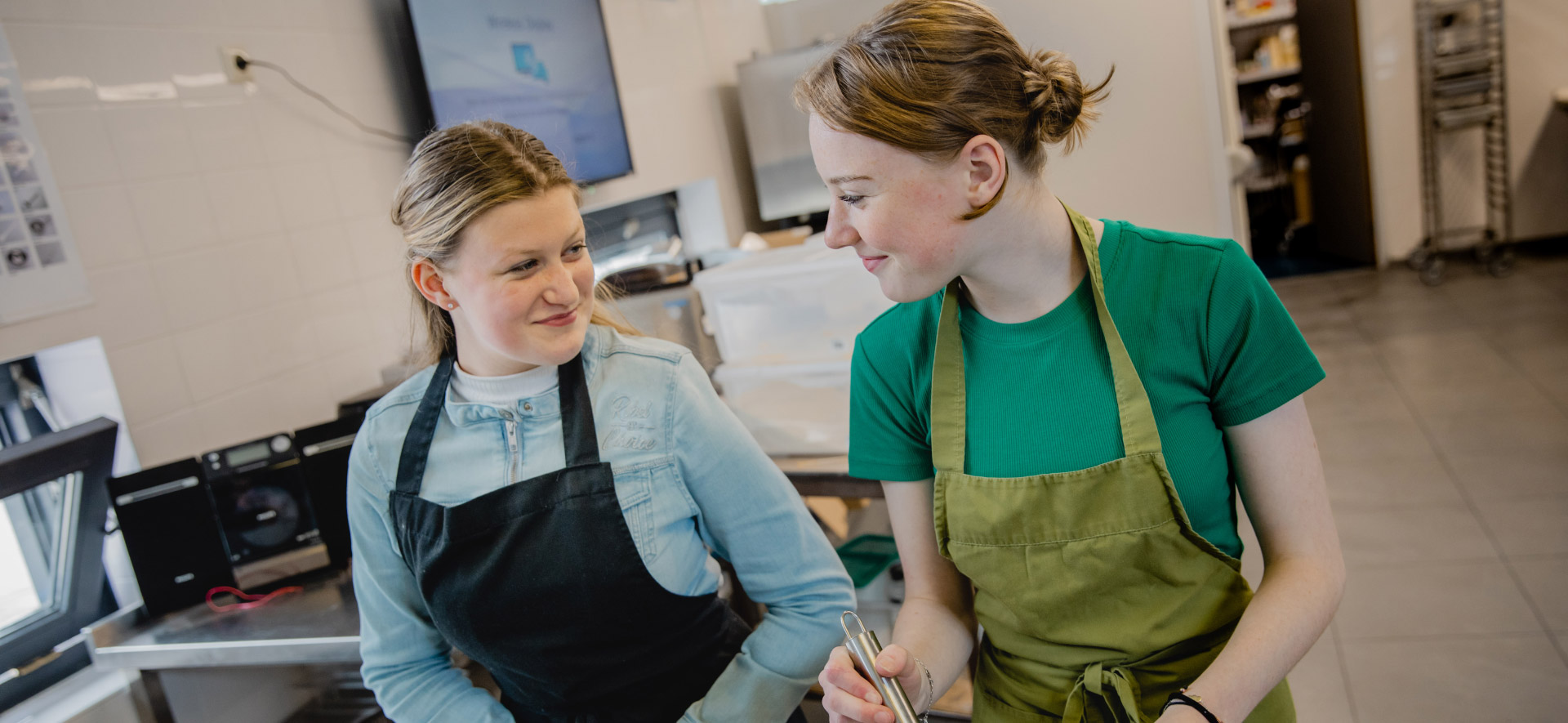 https://www.ubboemmius.nl/wp-content/uploads/2022/09/ubbo-praktijkonderwijs-keuken-leerlingen.jpg