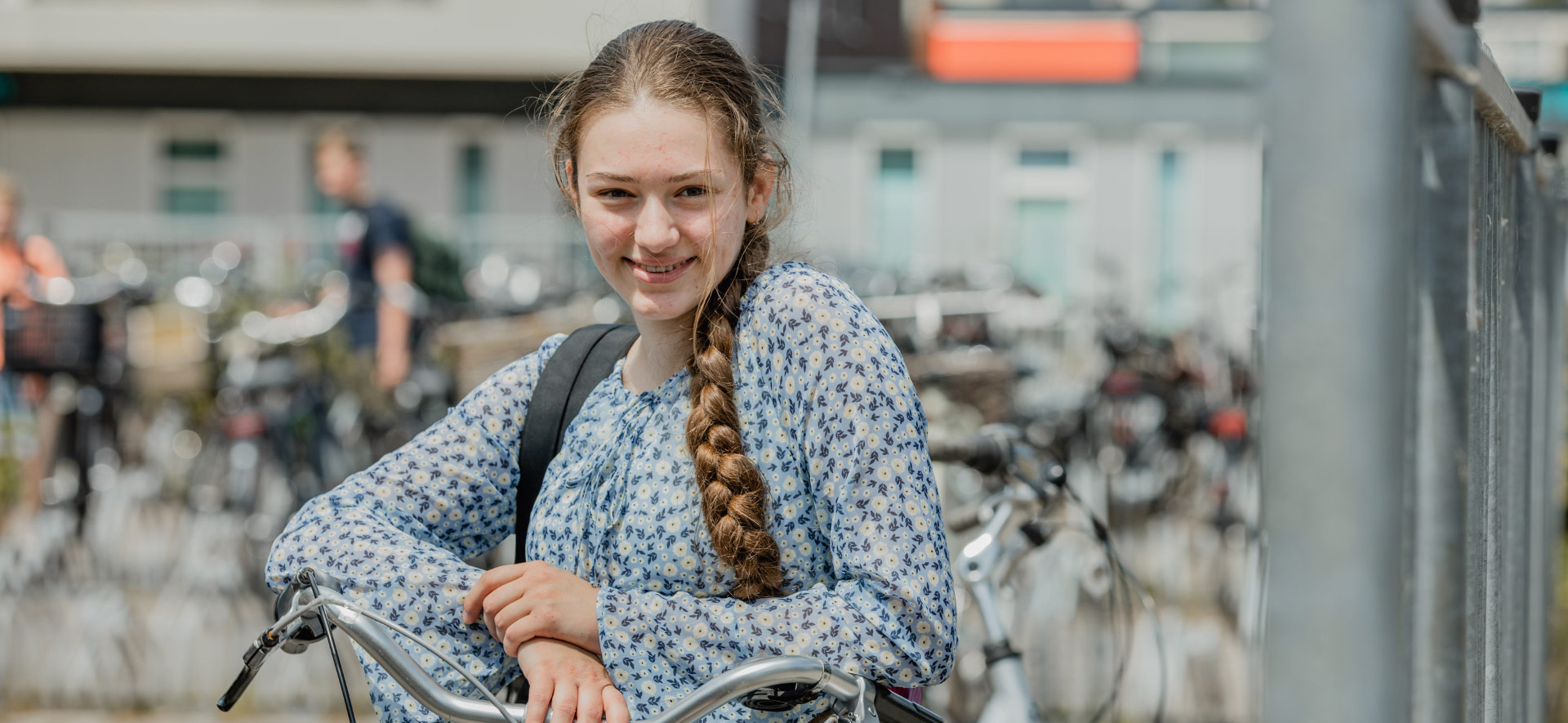 https://www.ubboemmius.nl/wp-content/uploads/2022/11/ubbo-engelandlaan-leerling-fiets.jpg